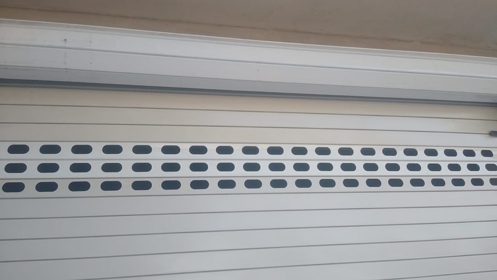 Cortina microperforada